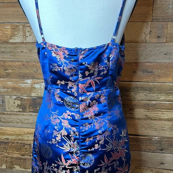 Floral Blue Satin Oriental Dress - Picture 8 of 8
